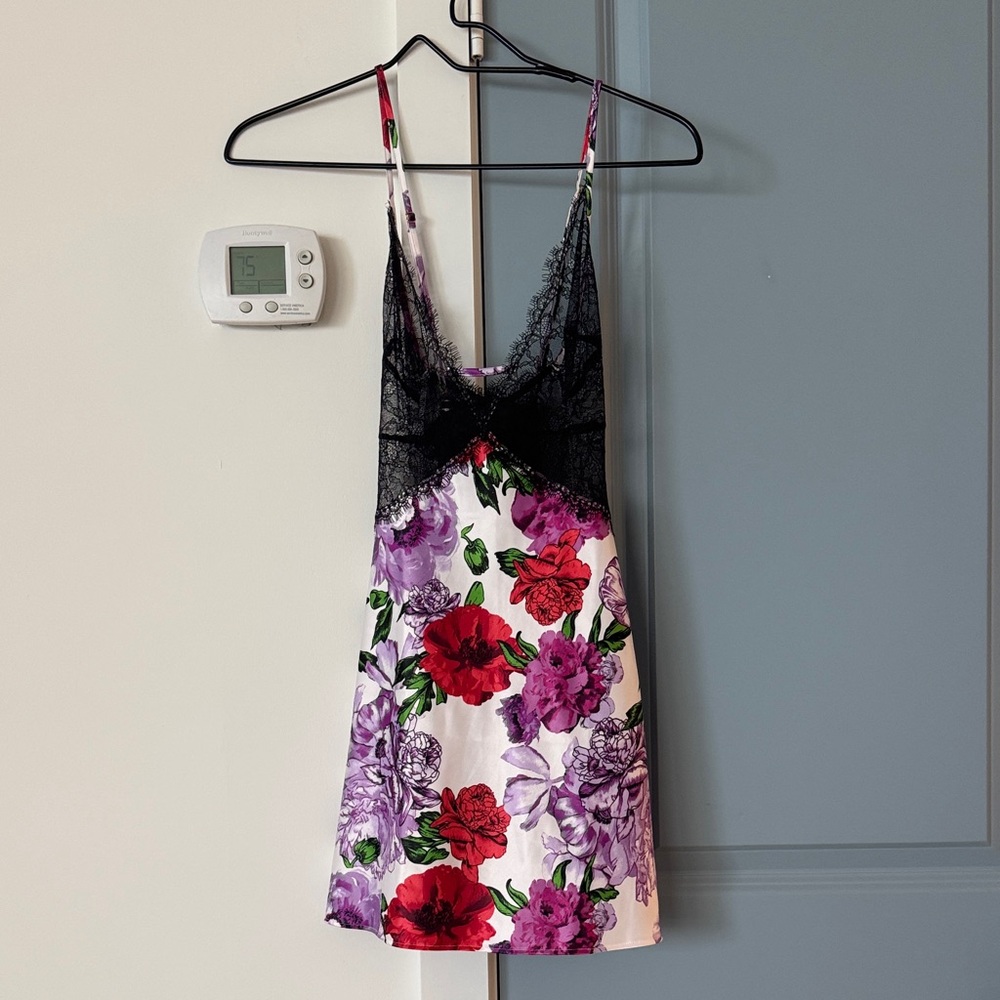Victoria’s Secret Floral Lace Trim Nightgown